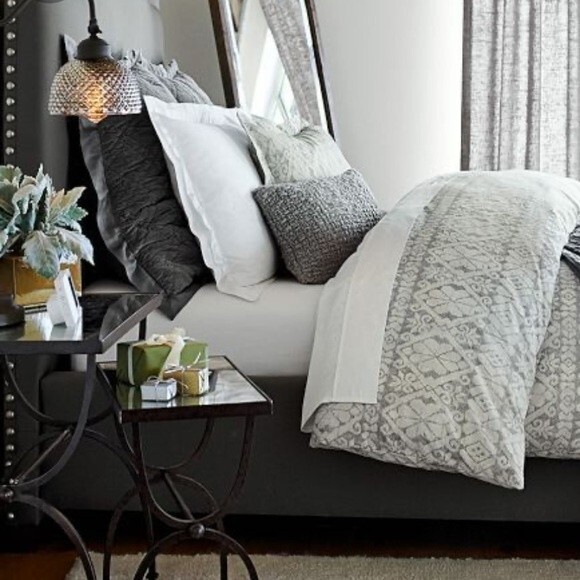 Pottery Barn Pearson Snowflake Standard Pillow Sham - Picture 2 of 6